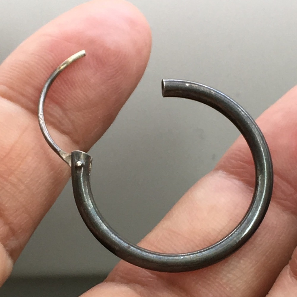 🖤Vtg Sterling silver hoop earrings - Picture 9 of 9